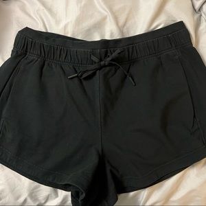 Lululemon Inner glow shorts 🍋